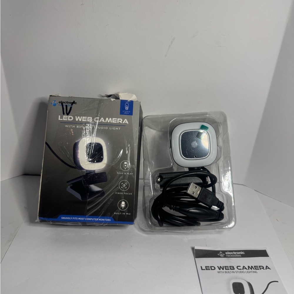 LED Web Camera w/ Microphone & w/ Built-In Studio Light